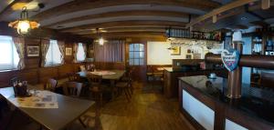 Lounge nebo bar v ubytování Panoramagasthof auf dem Auerberg