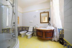 B&B 'O Sole Mio!的一间浴室