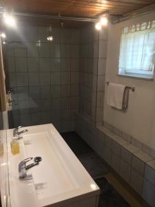 Ванна кімната в Haus Katrin