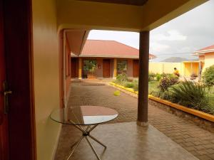 Ban công/sân hiên tại Tik Hotel Hoima
