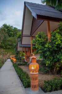 Dārzs pie naktsmītnes El Greco Bungalows Koh Lanta