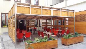 Reštaurácia alebo iné gastronomické zariadenie v ubytovaní Hotel Iberia