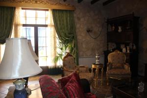 A seating area at Casa Rural Mendoza