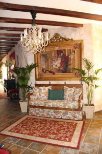 A seating area at Casa Rural Mendoza