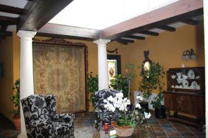 A seating area at Casa Rural Mendoza
