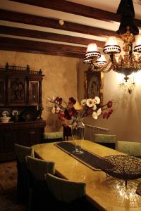 A seating area at Casa Rural Mendoza