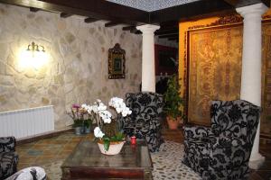 A seating area at Casa Rural Mendoza