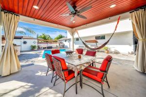 Tarjena Inj Family Retreat Oasis - Pool -Spacious & Modern, Tarzana (updated prices ...