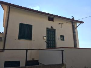 The building in which the holiday home is located