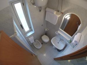 A bathroom at Casa Vacanze Domus