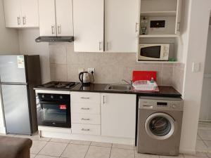 Indlu Indlu Inn Accommodation Coral Road 1 Bedroom Flat, Cape Town (precios ...