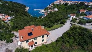 Foto dalla galleria di Villa Mirela a Vrbnik