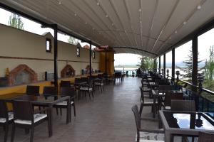 Restoran atau tempat lain untuk makan di Ulasan Hotel Caravan Camping