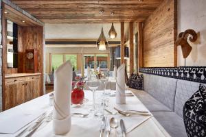 Posedenie v ubytovaní Hotel Berghof Crystal Spa & Sports