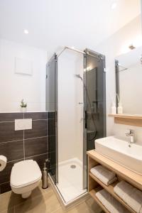 Bilik mandi di Hotel Altmünsterhof