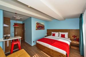 Postel nebo postele na pokoji v ubytování Taksim Istanbul Nis Hotel - Istiklal Street