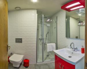 Koupelna v ubytování Taksim Istanbul Nis Hotel - Istiklal Street