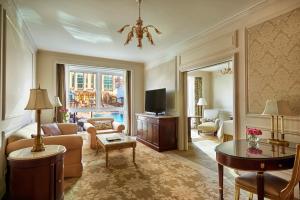 Gallery image of Four Seasons Cairo At The First Residence in Cairo