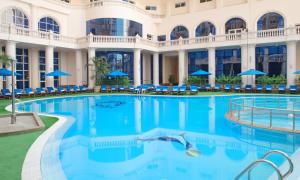 Bazén v ubytování Tolip Hotel Alexandria nebo v jeho okolí