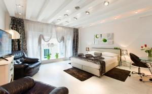 Posezení v ubytování Royal Suites