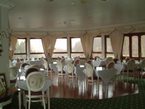 A restaurant or other place to eat at Glenspean Lodge Hotel 