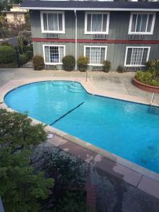 Фотография из галереи Oak Motel в Пало-Альто