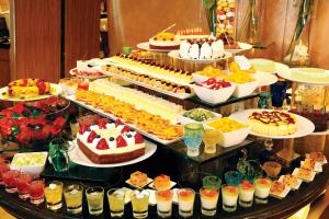 Makanan di atau berdekatan hotel