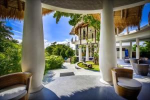 Jardí fora de Jamahkiri Dive Resort & Spa