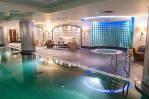 Bazén v ubytovaní Regent Warsaw Hotel alebo v jeho blízkosti