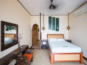 Afbeelding uit fotogalerij van 5 Bedroom Seafront Villa Phangan SDV231-By Samui Dream Villas in Srithanu