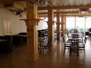 A restaurant or other place to eat at Rider Beach