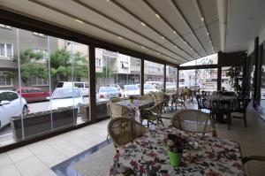 מסעדה או מקום אחר לאכול בו ב-Elit Asya Hotel