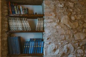 Biblioteca din acest B&B