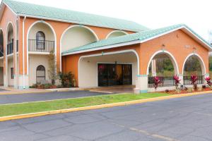 Gallery image of Shining Light Inn & Suites in Kissimmee