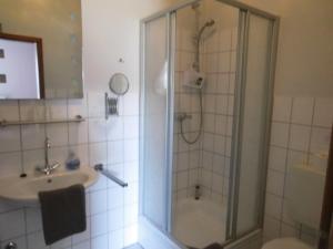 Koupelna v ubytování Dithmarscher Haus