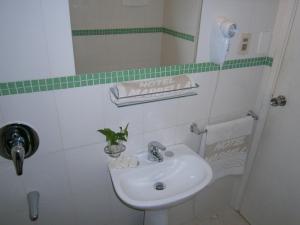 Koupelna v ubytování Hotel Marbella
