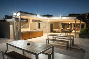 Patio nebo venkovní prostory v ubytování Studio 8 Residences - Adults Only