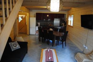 Et tv og/eller underholdning på Christelle et Laeticia