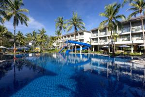 Der Swimmingpool an oder in der Nähe von X10 Khaolak Resort