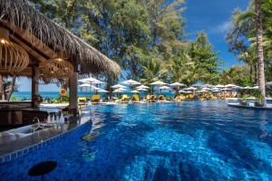 Der Swimmingpool an oder in der Nähe von X10 Khaolak Resort