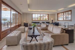Гостиная зона в Miramare Resort & Spa