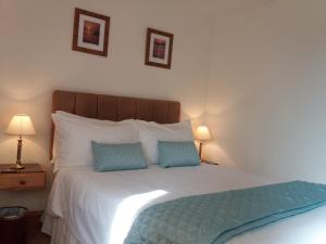 Gallery image of Osnok in Tenby +13 photos