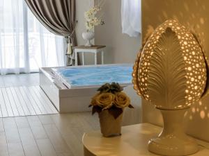 A piscina localizada em Bellariva Monopoli B&B e Relax ou nos arredores