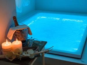 A piscina localizada em Bellariva Monopoli B&B e Relax ou nos arredores