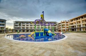 Bazén v ubytování Royalton Negril, An Autograph Collection All-Inclusive Resort nebo v jeho okolí