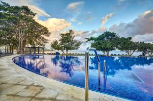 Bazén v ubytování Royalton Negril, An Autograph Collection All-Inclusive Resort nebo v jeho okolí