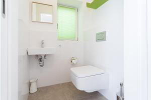 Łazienka w obiekcie Mar Suite Apartments - Center
