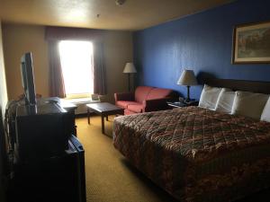 Hilltop Inn and Suites