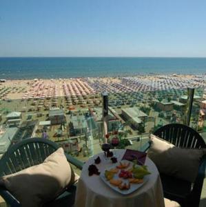 Foto dalla galleria di Hotel Regina in spiaggia a Rimini