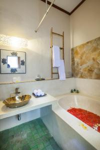 Koupelna v ubytování Junjungan Ubud Hotel and Spa